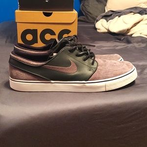 Nike SB Zoom Stefan Janoski Black Leather Grey Suede